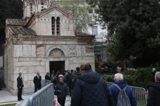 Το «τελευταίο αντίο» στην Μαρινέλλα: Σε λαϊκό προσκύνημα η σορός στη Μητρόπολη [εικόνες - βίντεο]